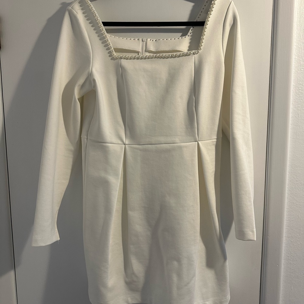 Elegant White Long Sleeve Dress